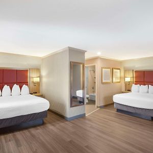 Large Queen Room